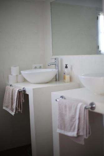 Casa Cueva Del Le�n