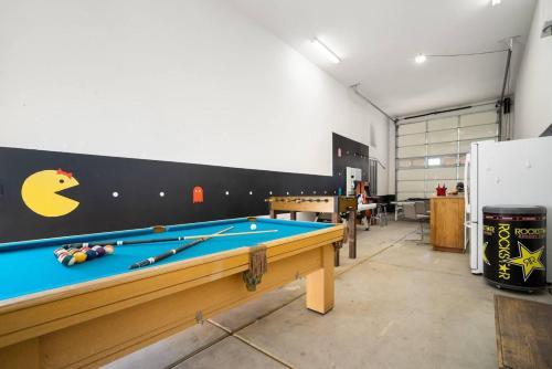 Villa With Private Pool And Jacuzzi Gameroom Walk To Festivals