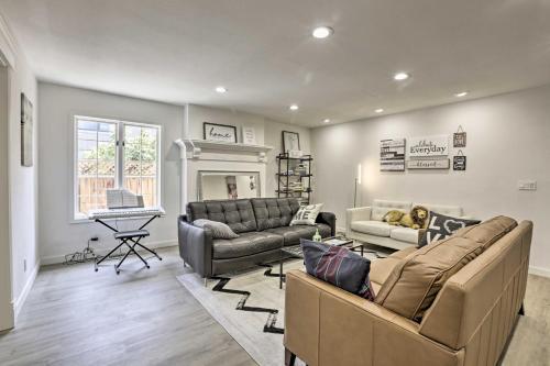 Luxury Mountain View Retreat Central Location!