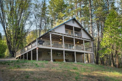 12r Hilltop Haven