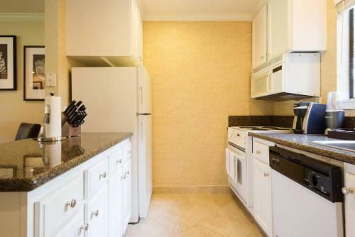 Apartamento ? Gorgeous 1 Bd Apt, Million $ View On Golf Course ?