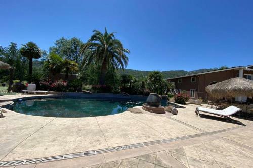 Private Mountain Retreat With Pool And Mini-golf