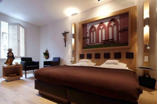 Hotel Und Weinhaus Zum Krug