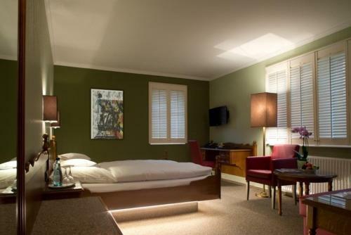Hotel Und Weinhaus Zum Krug