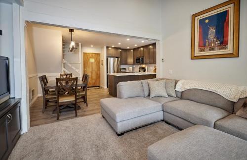 Apartamento St Anton Courtyard View 2-bedroom Condos With Two Oversized Jacuzzi Spas