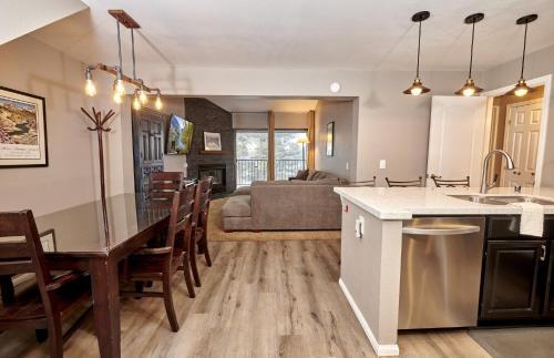 Apartamento St Anton Courtyard View 2-bedroom Condos With Two Oversized Jacuzzi Spas