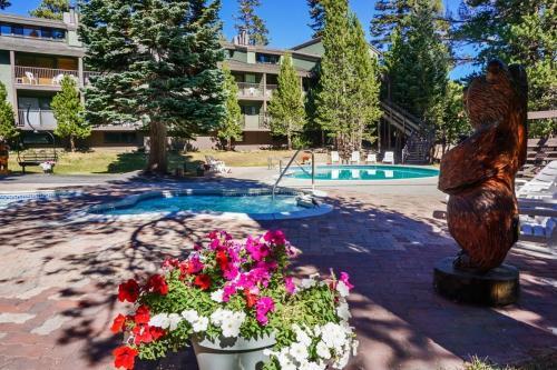 Apartamento St Anton Courtyard View 2-bedroom Condos With Two Oversized Jacuzzi Spas