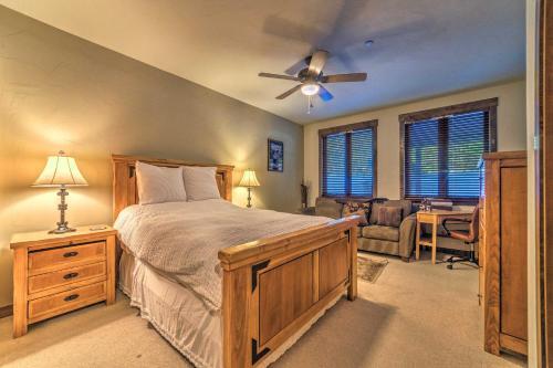 Central Mammoth Lakes Townhome With Private Hot Tub!