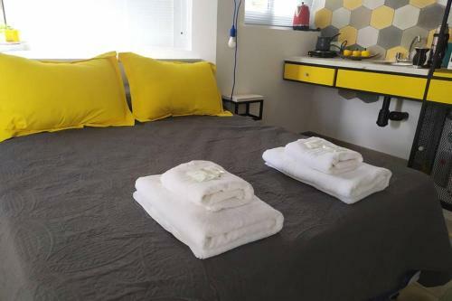 Apartamento Doble Matrimonial, Monoambiente, 4to Piso Escalera