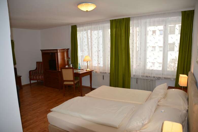 Hostal Hotel Lex Im Gartenhof