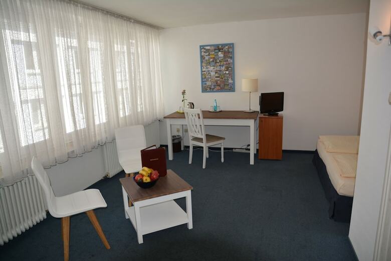 Hostal Hotel Lex Im Gartenhof