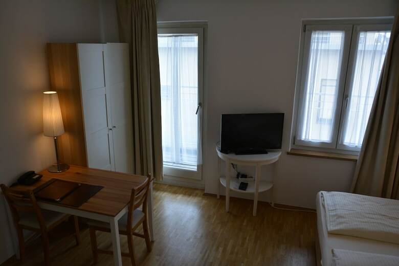 Hostal Hotel Lex Im Gartenhof