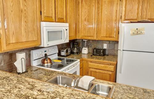 Apartamento St Anton Courtyard View 2-bedroom Condos With Pool & Jacuzzi