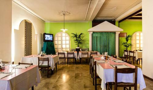 Hotel Villarosa Con Vespa Rent