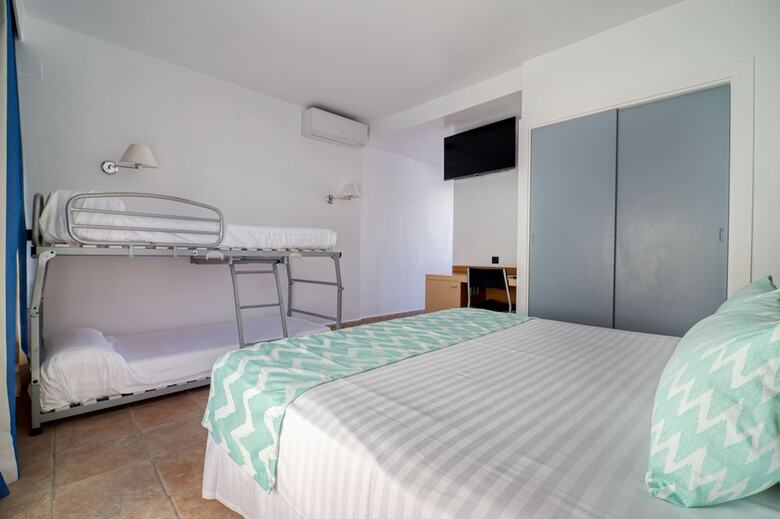 Hotel Abril