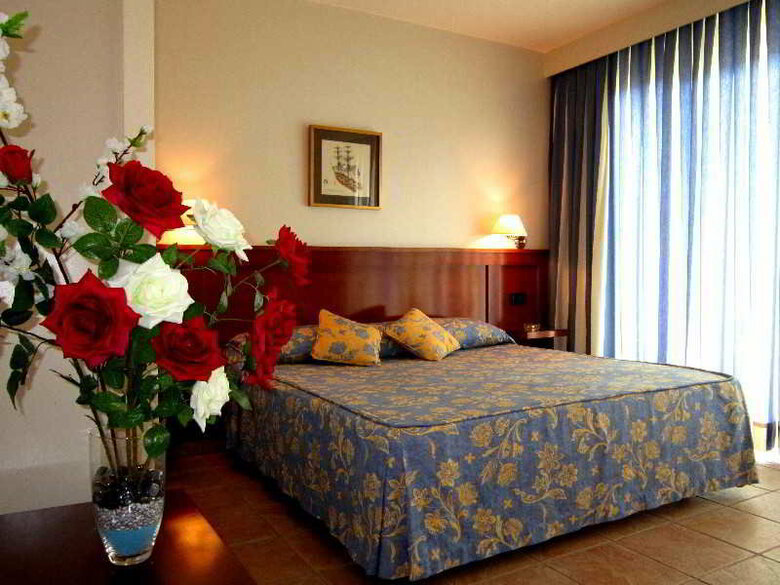 Hotel Abril