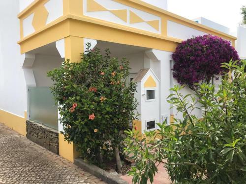 Villa C/ Piscina Pr�xima Da Praia