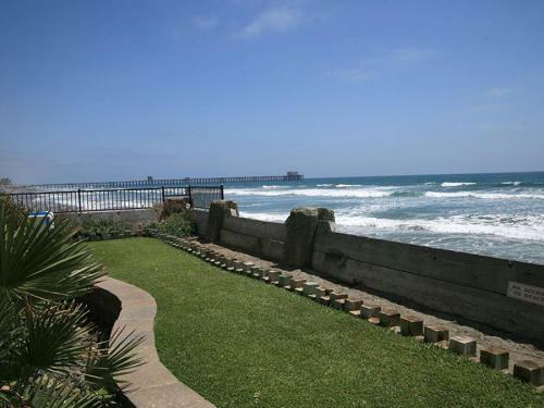 D17 - Beach Retreat