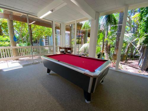 E20 - Tropical Paradise - On-the-sand