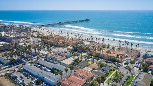 Private Home Ocean View, Air-conditioned Just Steps To The Beach