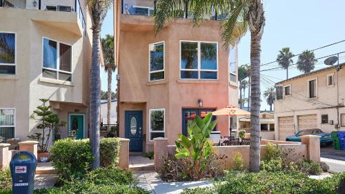 Private Home Ocean View, Air-conditioned Just Steps To The Beach