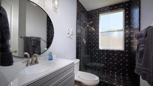 Private Home Ocean View, Air-conditioned Just Steps To The Beach