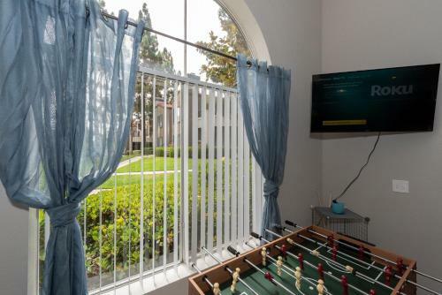 Apartamento Modern 70's 2br + Game Night House + Pool & Gym