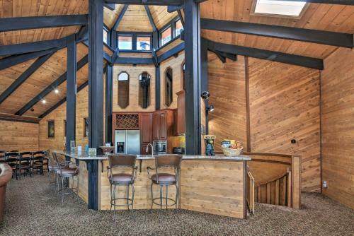 Cozy Grand Woodland Cabin With Mountain Views