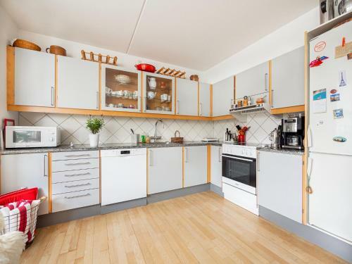 Bright Apartment With Access To A Huge Terrace