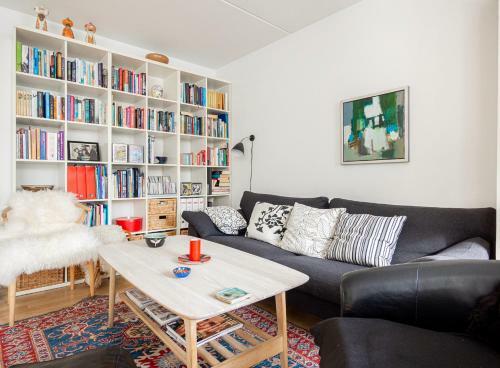 Bright Apartment With Access To A Huge Terrace