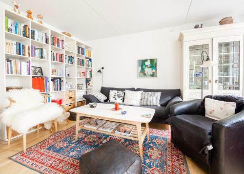 Bright Apartment With Access To A Huge Terrace
