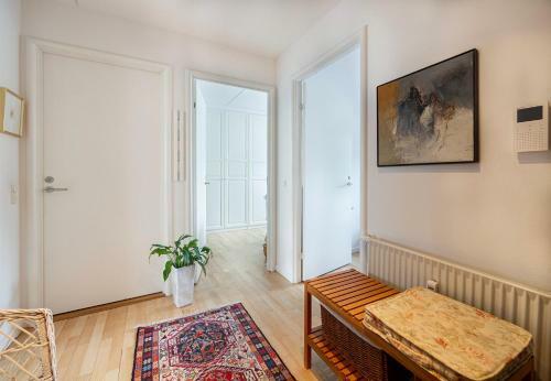 Bright Apartment With Access To A Huge Terrace