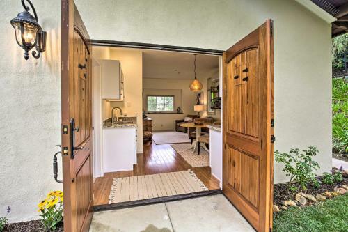 Upscale Casita With Mtn Views Golf, Hike And Sip