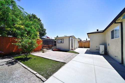 @ Marbella Lane - Vibrant 4br Rwc Ldry + P
