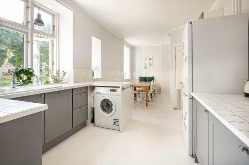 Neat & Exquisite Frederiksberg 2 Bedrooms Apartment