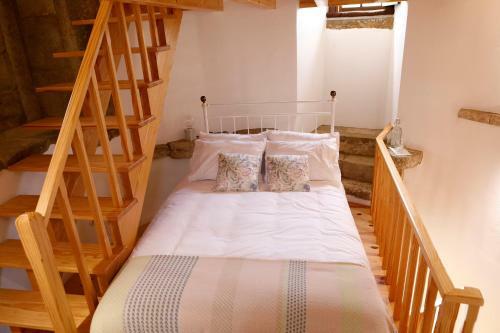 Bed & Breakfast Ol� Bel�m! Cozy Windmill, Stunning Views To Lisboa