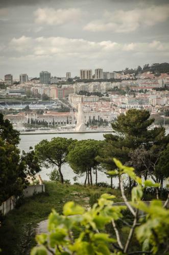 Bed & Breakfast Ol� Bel�m! Cozy Windmill, Stunning Views To Lisboa