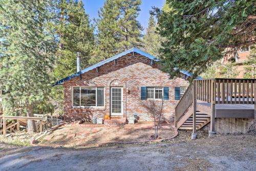Modern Cabin With Game Room And Deck, Near Skiing