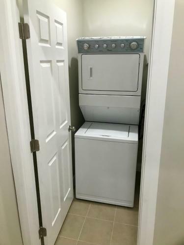 Apartamento 11642 Gothic Avenue