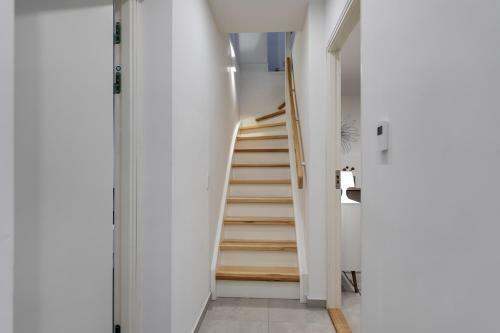 Hostal Cozy Private Basement Room With Workplace