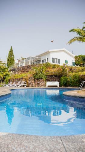 Villa Vila Da Fal�sia-with Pool And Views
