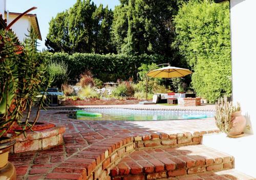 Hostal Mediterranean Chic Home With Pool & Bbq - 3 Br/2ba