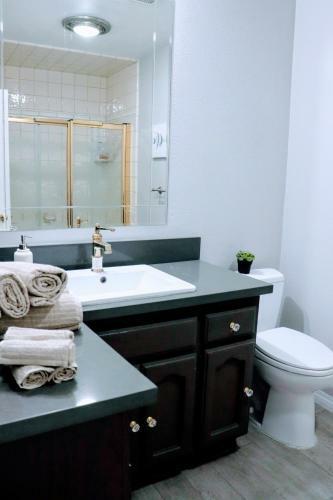 Hostal Mediterranean Chic Home With Pool & Bbq - 3 Br/2ba