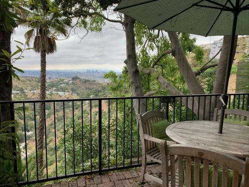 Apartamento Jetliner Views In The Hollywood Hills