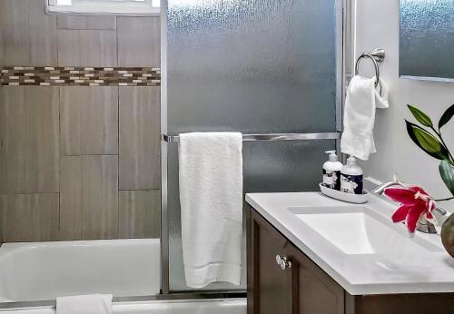 Private, Spacious Apartment With Sunny Patio