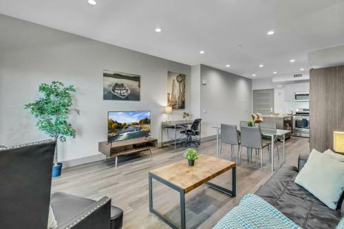 Suitesrus Apart Hotel At Miracle Mile