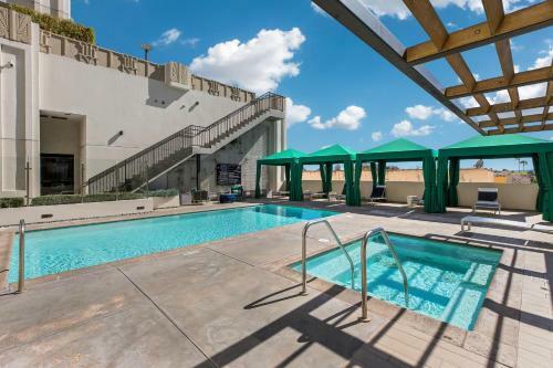 Suitesrus Apart Hotel At Miracle Mile