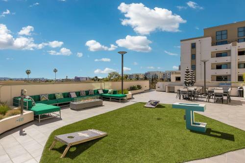 Suitesrus Apart Hotel At Miracle Mile