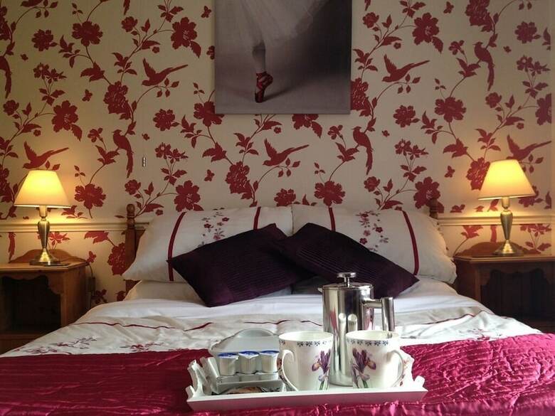 Hostal Plumpton Court