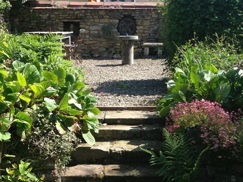 Hostal Plumpton Court